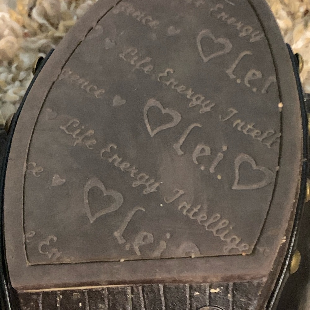 Shoes - Picture 4 of 4